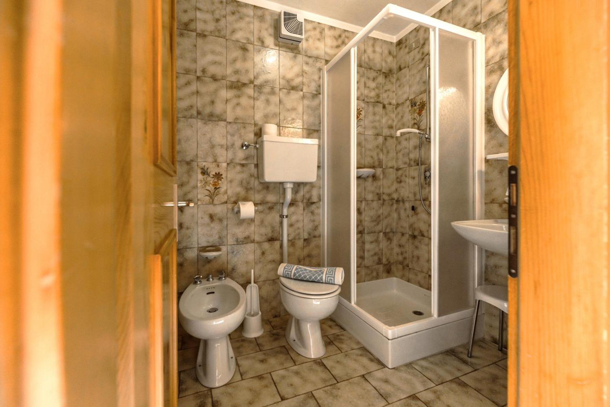 Hotel Garni Rosengarten Pera Bagian luar foto